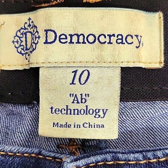 Democracy Ab Technology Mid Rise Cropped Raw Hem 5 Pocket Jeans Woman's Size 10 - Picture 7 of 8